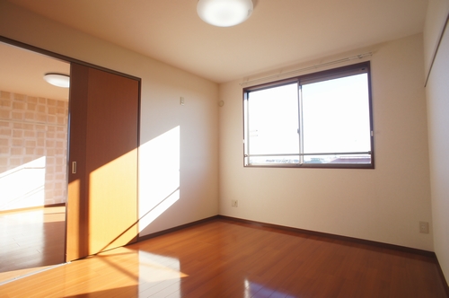 グランドソレイユＢ 201号-4