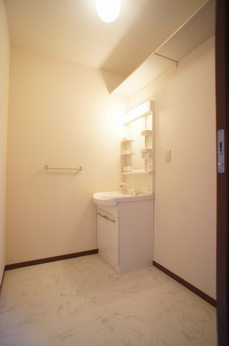 ヴィラ・リーリエ 202号-8