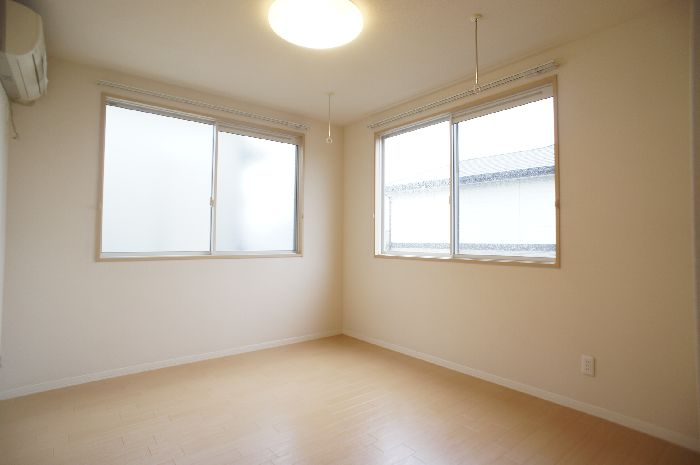 スマイルコートＢ 201号-5