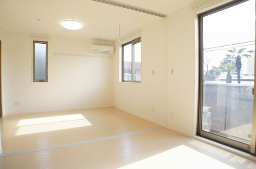 カーサ　ファルコーネ 201号-3