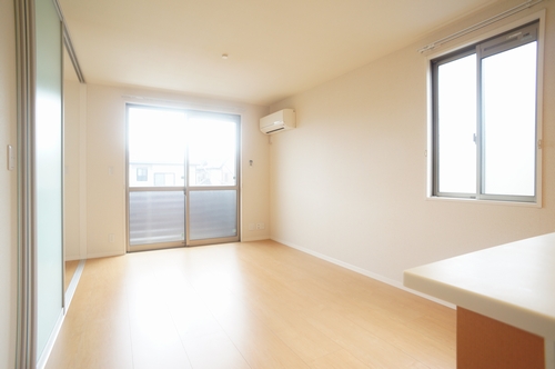 プルミエ小山 202号-2