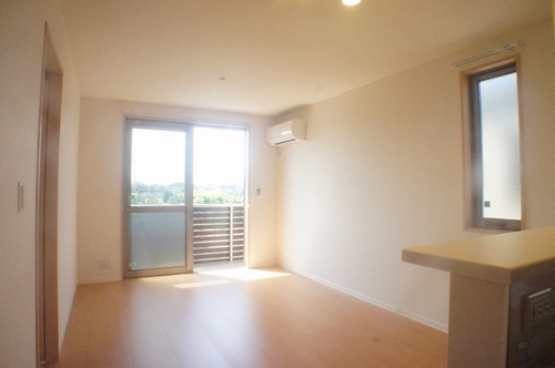 カーサ・ソレッジャート　二番館 202号-2