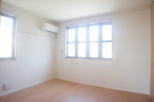 カーサ・ソレッジャート　二番館 202号-6