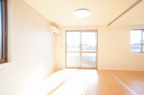 メゾン　ティエドゥールⅡ 201号-2