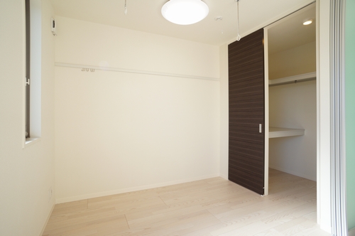 シャーメゾン城山公園 201号-5