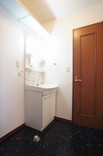 クレストタウンF 201号-8