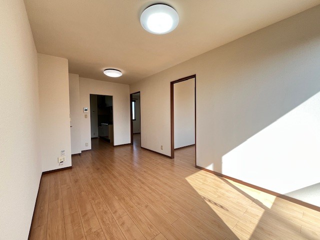 クレストタウンＩ 201号-3