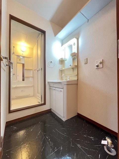 クレストタウンＩ 201号-8