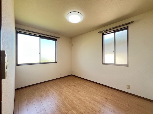 クレストタウンＩ 201号-10