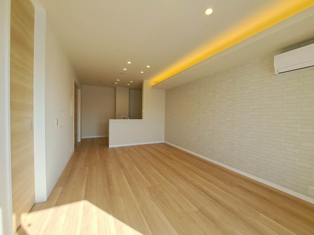 メーデン・コート 102号-7