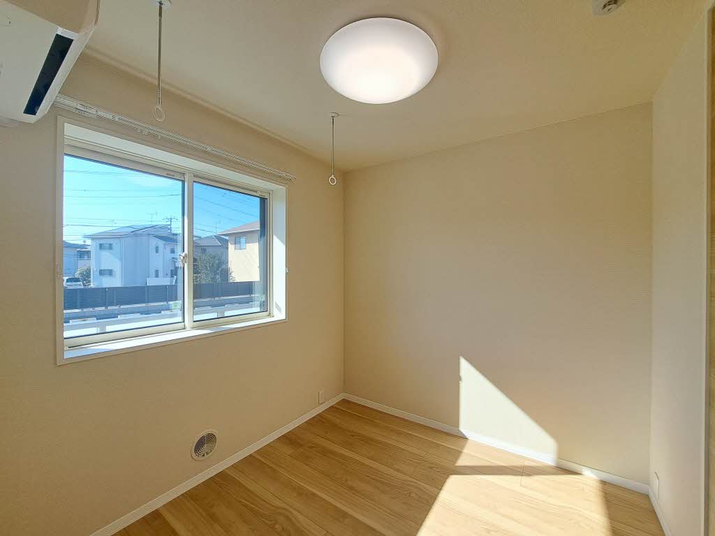 メーデン・コート 102号-12