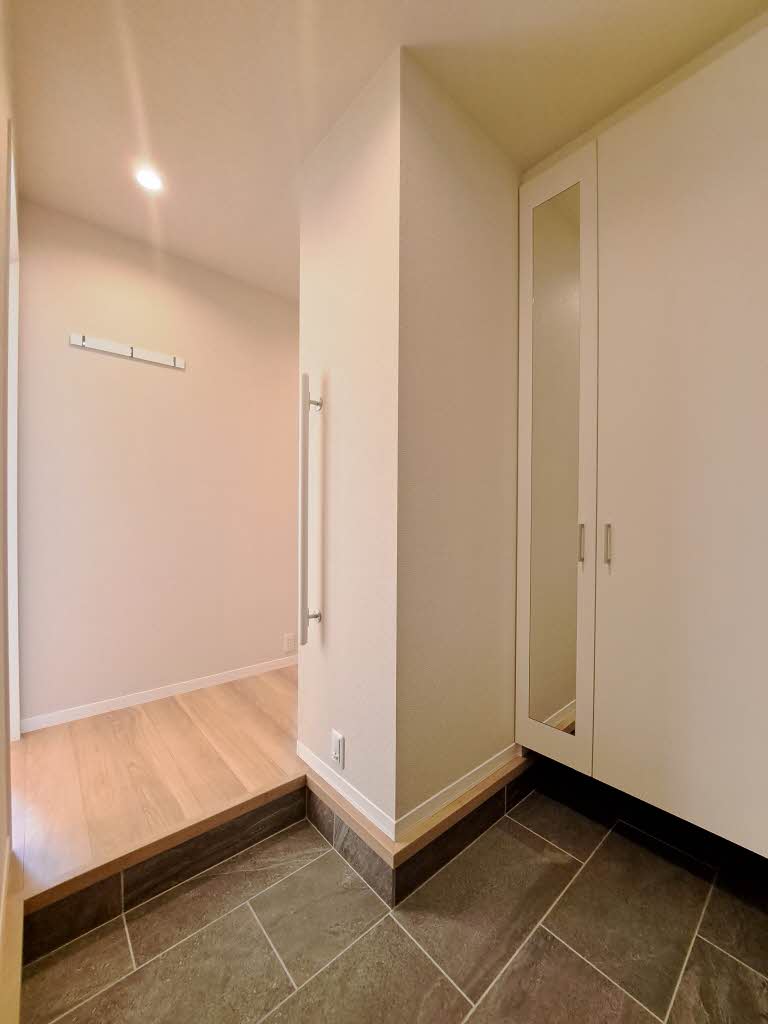 メーデン・コート 102号-15