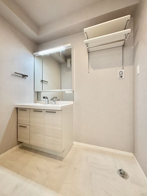 メーデン・コート 205号-10