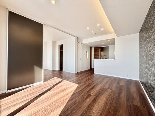 メーデン・コート 302号-7