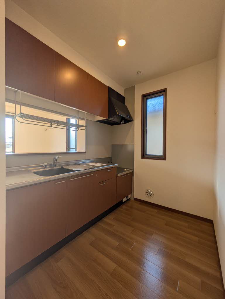 コートスクエアC 202号-4