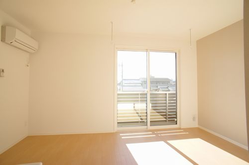 プチ・フルール 201号-2