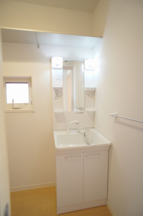 プチ・フルール 201号-8