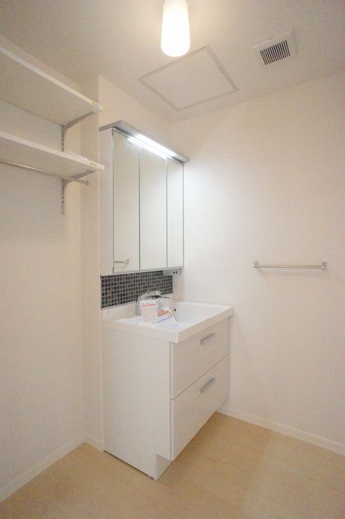 ＡＸＩＳ 302号-8