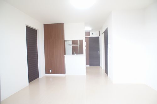 レジデンス神峰 301号-3