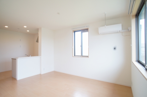 メゾン・ド・華 D 201号-3