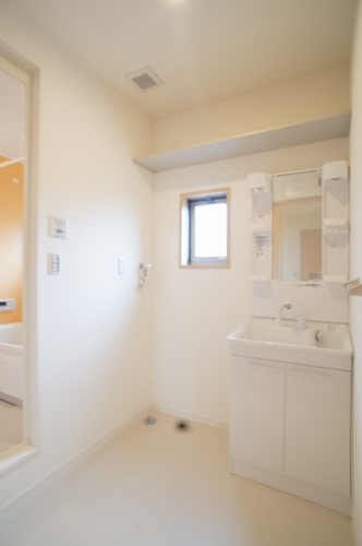 メゾン・ド・華 D 201号-6