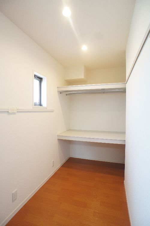 ＩＬ　ＳＯＬＥ 205号-8