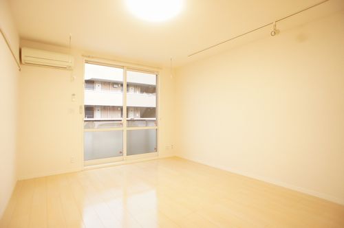 マストライフおもちゃのまちＤ 102号-3