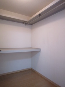 ラ・セ－ヌ前田　弐番館 102号-4