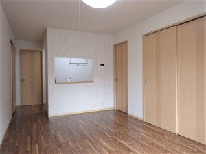 シャーメゾン山の手 102号-2