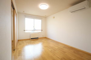 シャーメゾン新中野 202号-2