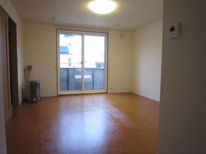 シャーメゾン　ベルクⅠ 101号-2