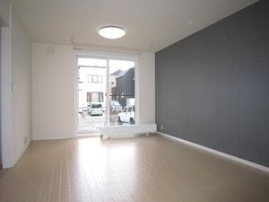 シャーメゾン　エヌ・エイチＣ 103号-2