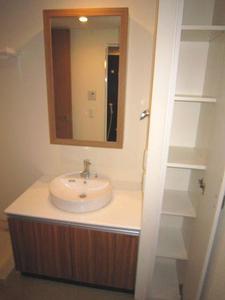 プライムメゾン南２条 204号-8