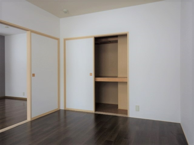 オークヒルコートE 102号-3