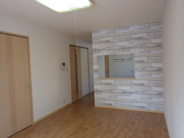 シャーメゾンエルム 102号-3