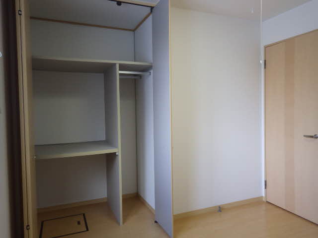 シャーメゾンエルム 102号-5