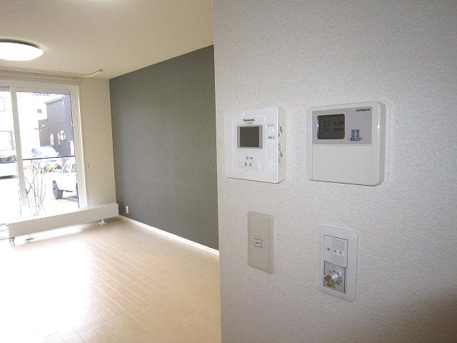 シャーメゾン　エヌ・エイチＣ 103号-9