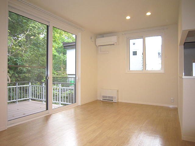 ＨＩＬＬＳＩＤＥ　ＴＥＲＲＡＣＥ　旭ヶ丘 103号-2