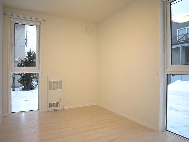 メゾンド・ラウラ 102号-3