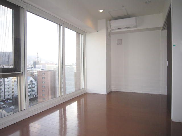 プライムメゾン南２条 1009号-2