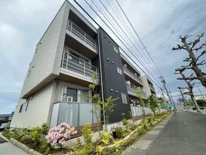 トロワブランシュ