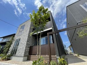 サン　トロワ　ウエスト