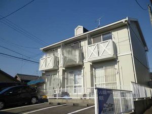 ファミールあだち