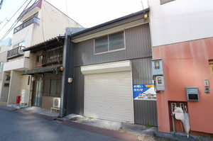 名駅二丁目戸建て