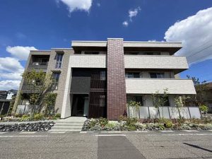 ＧＡＲＤＥＮ　ＰＬＡＣＥ　ＮＩＮＯＭＩＹＡ