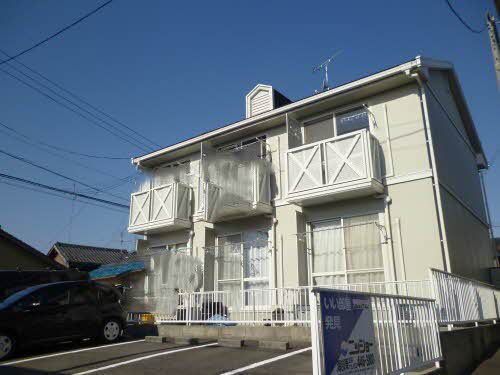 ファミールあだち