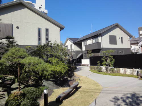 桜山ガーデンズ