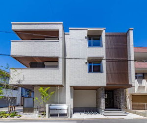 イーストスクエア