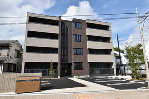 Ｅレジデンス八幡