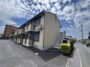 ファミーユ B102号-1
